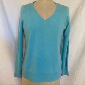 Pure cashmere turquoise vneck sweater. EUC